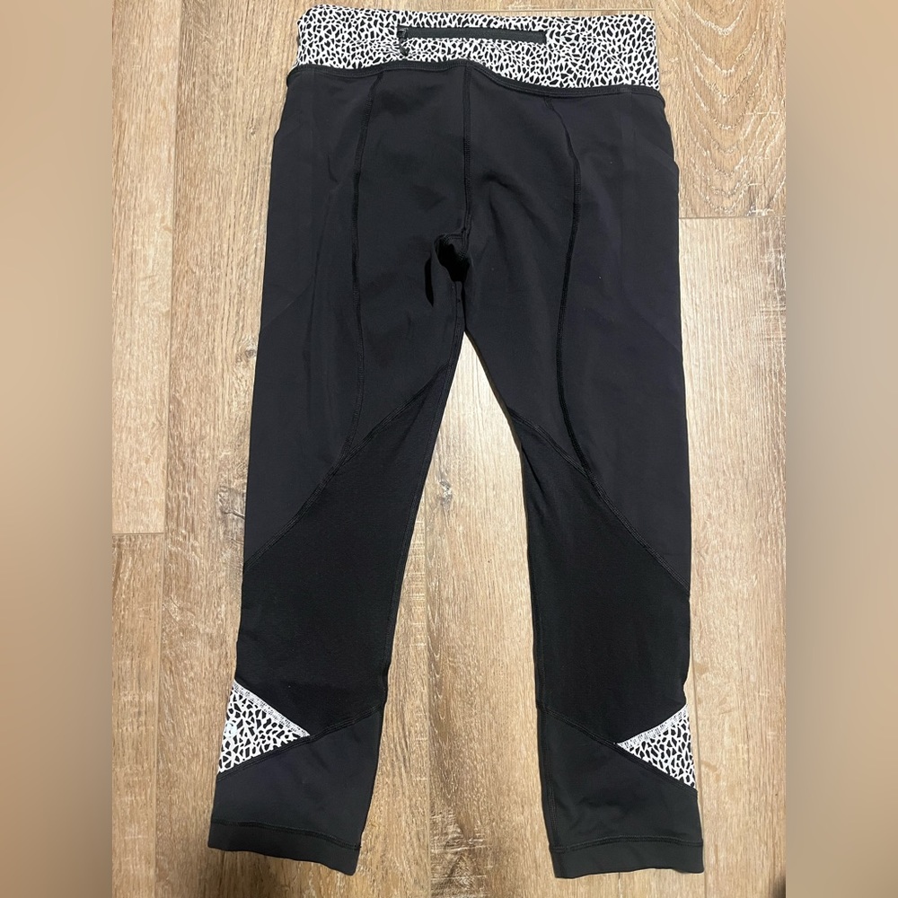 EUC lulu Crop leggings